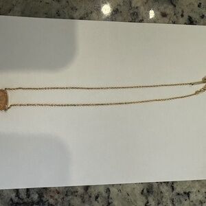 Kendra Scott necklace
